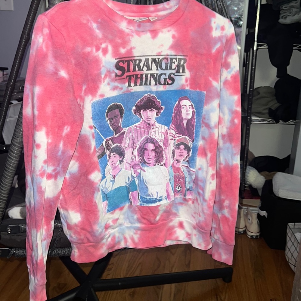 STRANGER THINGS CREWNECK